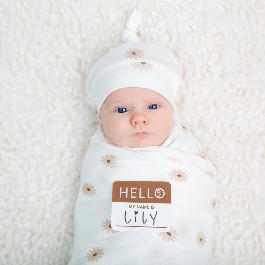 Lulujo | Hello World Newborn Set - Daisies